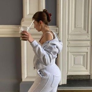 Meet your Posher, Myra